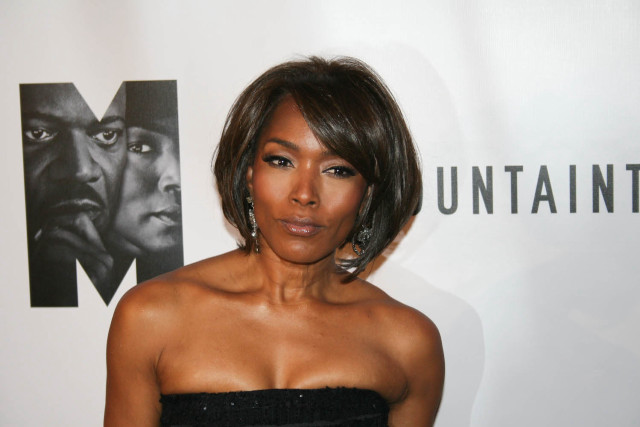 Red carpet woman bangs black free wallpaper - medium preview image