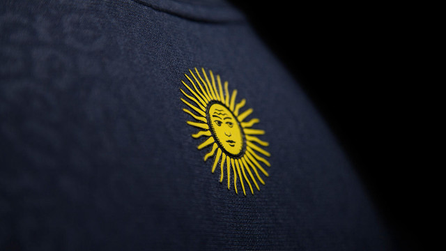 Yellow blue shirt sun silk free wallpaper - medium preview image