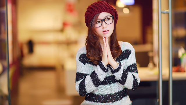 Woman glasses red hat hallway free wallpaper - medium preview image