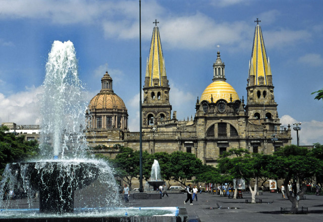 Fountain large building dome front free wallpaper - medium preview image