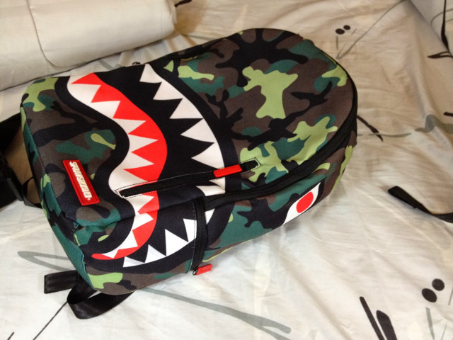 Bathing bag shark mouth camera free wallpaper - medium preview image