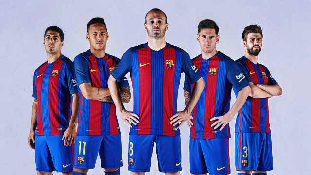 Soccer uniforms group men arms free wallpaper - medium preview image