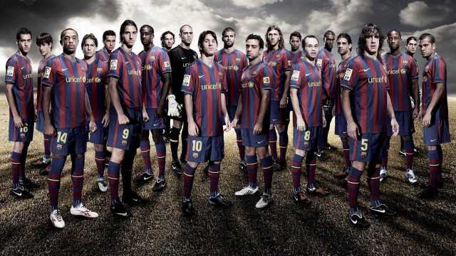 Soccer players trophy field referee free wallpaper - medium preview image
