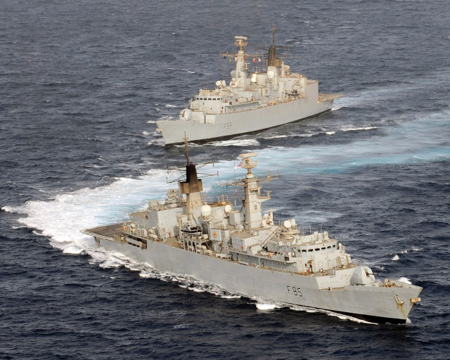 Two ships ocean large small #3 free wallpaper - medium preview image