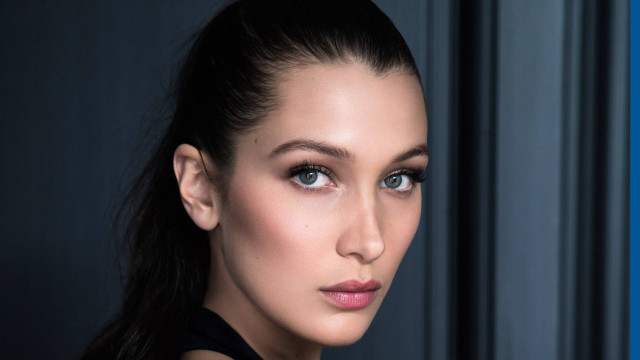 Woman ponytail blue eyeshadow blue free wallpaper - medium preview image