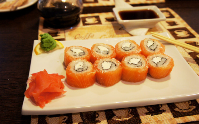 Sushi chopsticks sauce table bowl free wallpaper - medium preview image