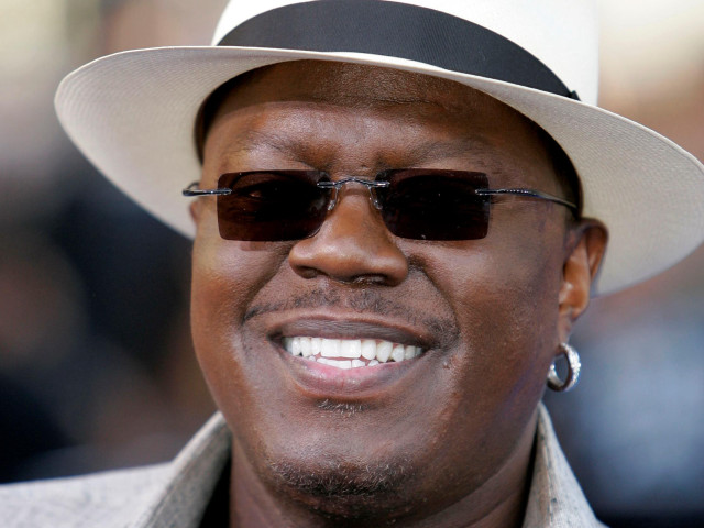Smiling man hat sunglasses white free wallpaper - medium preview image