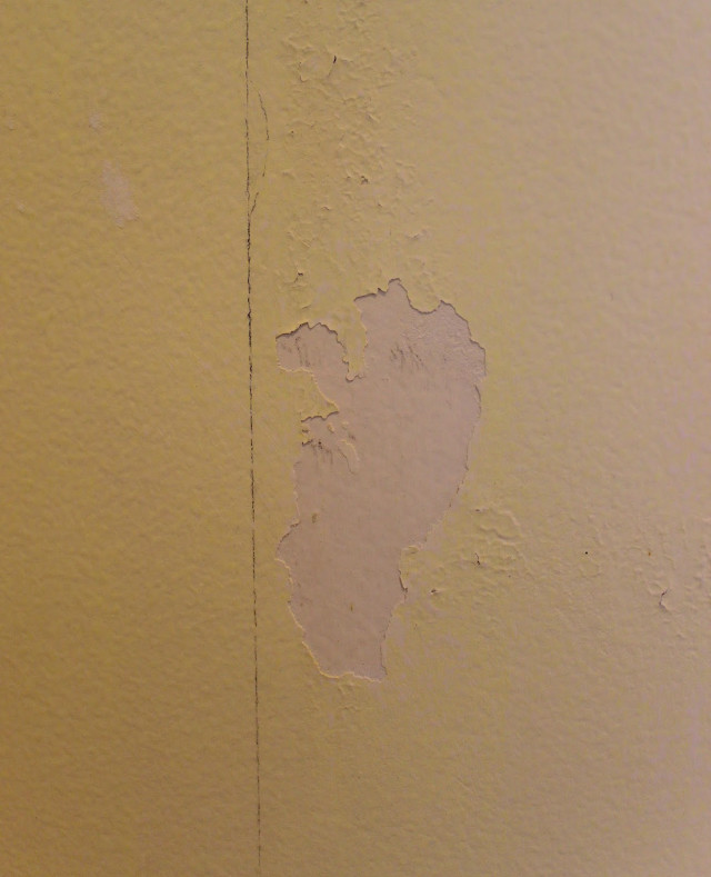 Peeling paint white wall minimalist #2 free wallpaper - medium preview image