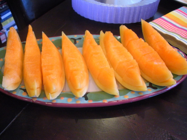 Sliced mangoes purple bowl table free wallpaper - medium preview image