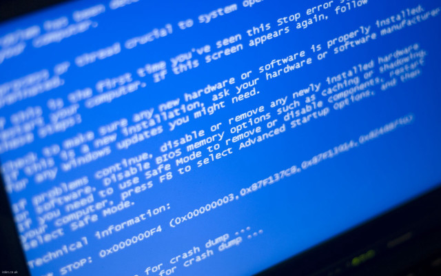 Computer blue screen white screen free wallpaper - medium preview image