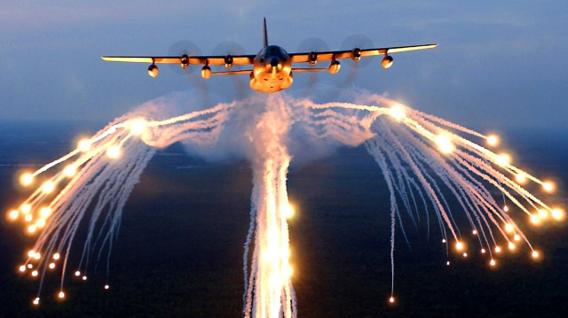 Plane flying sky landing gear free wallpaper - medium preview image