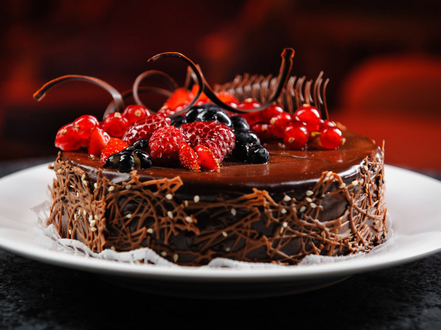 Chocolate cake berries icing plate #2 free wallpaper - medium preview image
