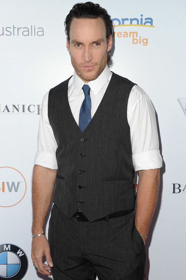 Man suit tie redcarpet blueamerican free wallpaper - medium preview image