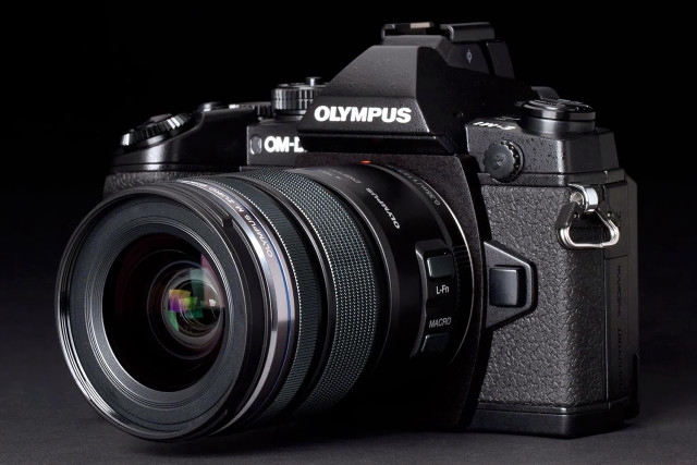 Camera lens attached body lens free wallpaper - medium preview image