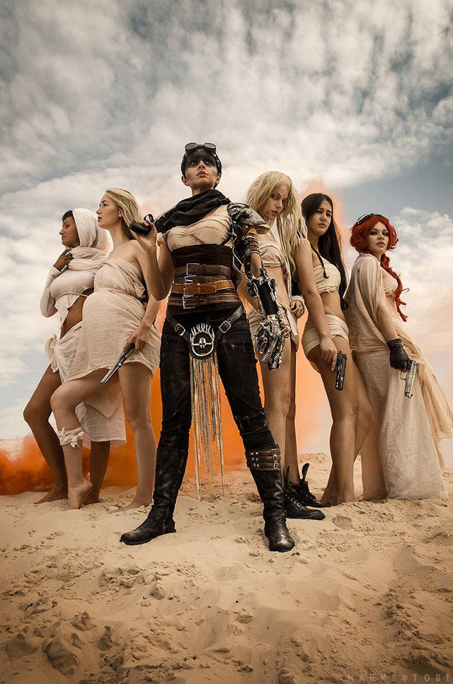 Women costume sand guns man free wallpaper - medium preview image