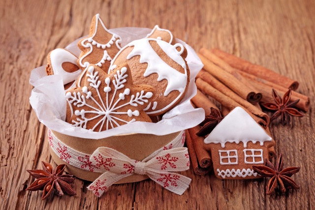 Bowl cookies cinnamon sticks table free wallpaper - medium preview image