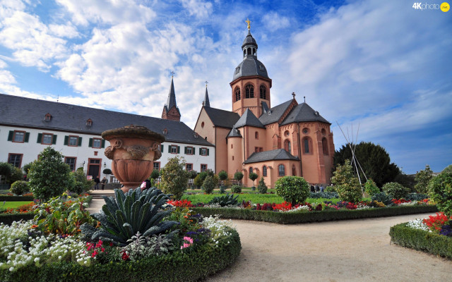 Large building clock tower garden #6 free wallpaper - medium preview image