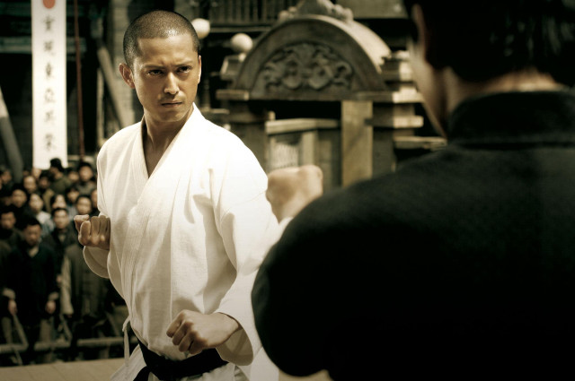 Man kimono standing crowd temple free wallpaper - medium preview image