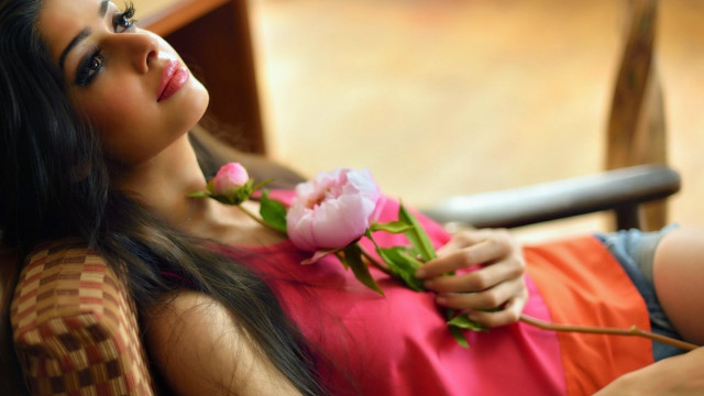 Woman laying flower pink rose free wallpaper - medium preview image