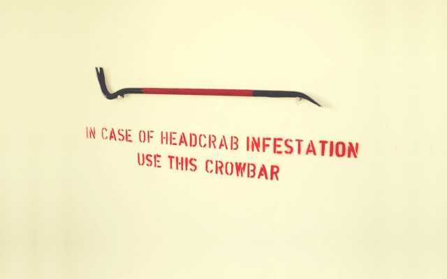 Headrab infestation crowbar use sign free wallpaper - medium preview image