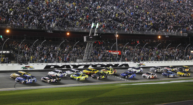 Cars race track crowd people free wallpaper - medium preview image