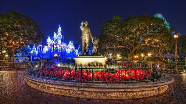 Statue man child castle night free wallpaper - medium preview image