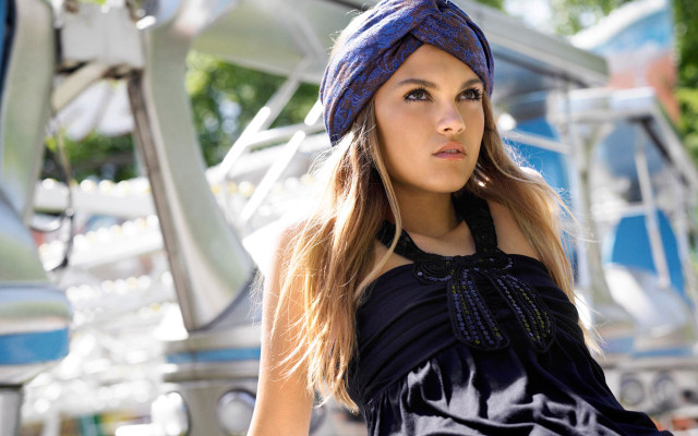 Woman black dress blue hat free wallpaper - medium preview image