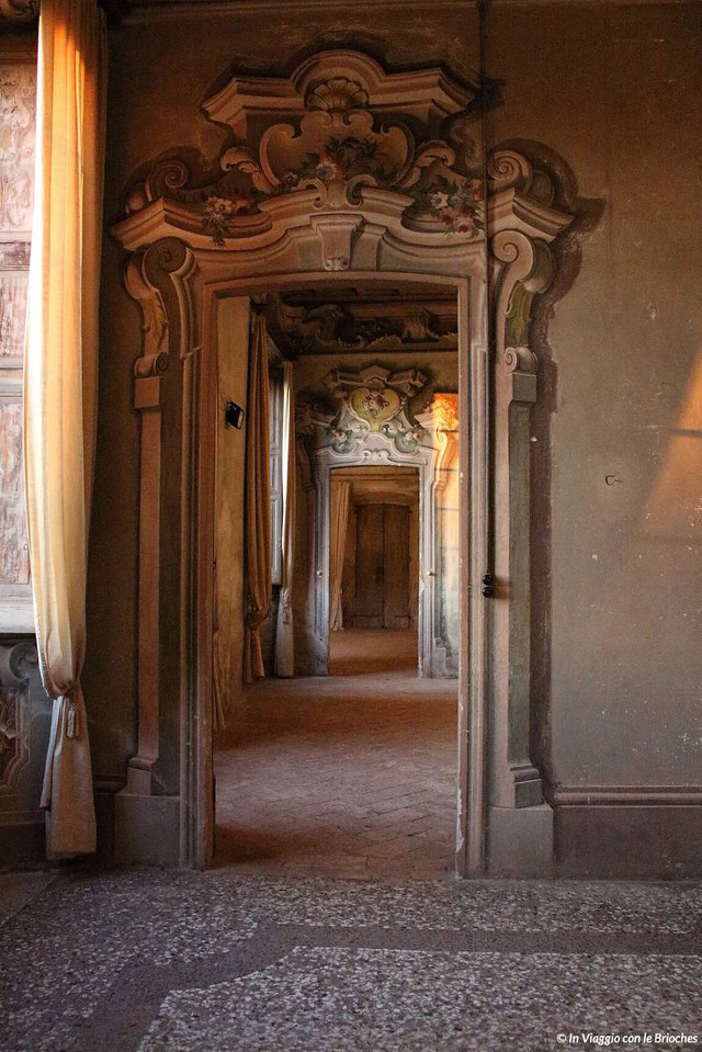Hallway large doorway lamp wall free wallpaper - medium preview image