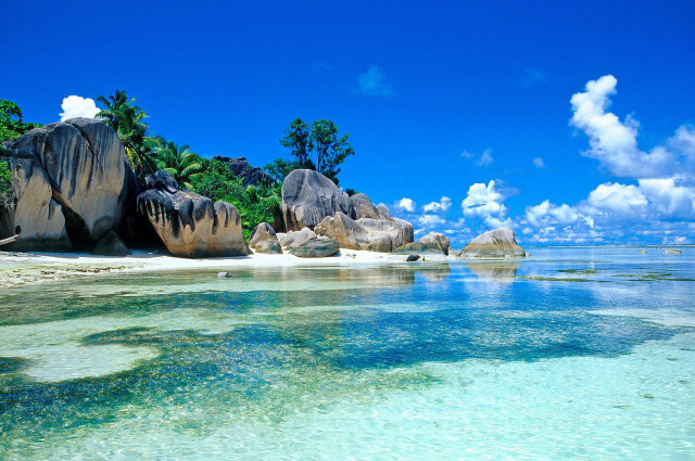 Beach rocks clear water blue #2 free wallpaper - medium preview image