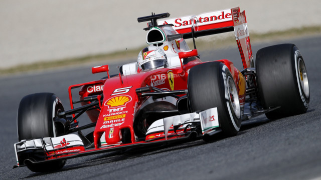 Red race car track helmet free wallpaper - medium preview image