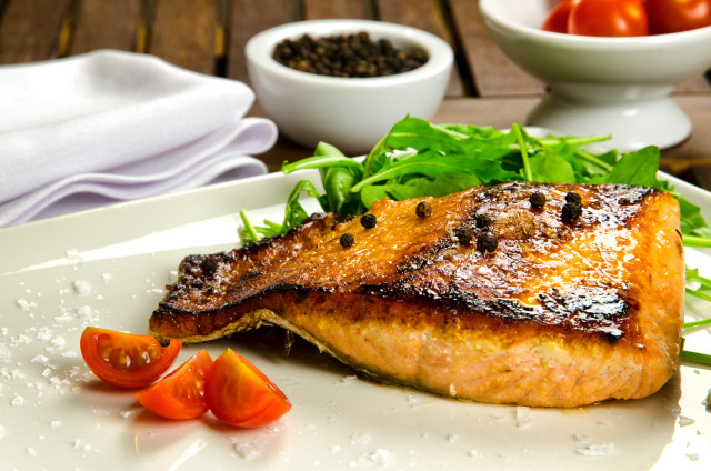 Plate meat vegetables tomatoes napkin free wallpaper - medium preview image