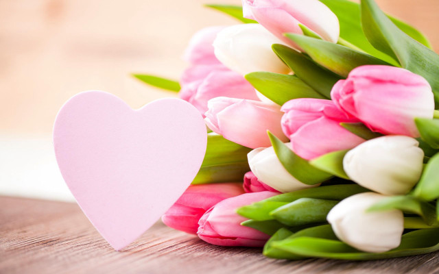 Tulips heart card table wooden free wallpaper - medium preview image