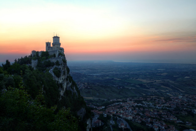 Castle hill sunset city buildings free wallpaper - medium preview image