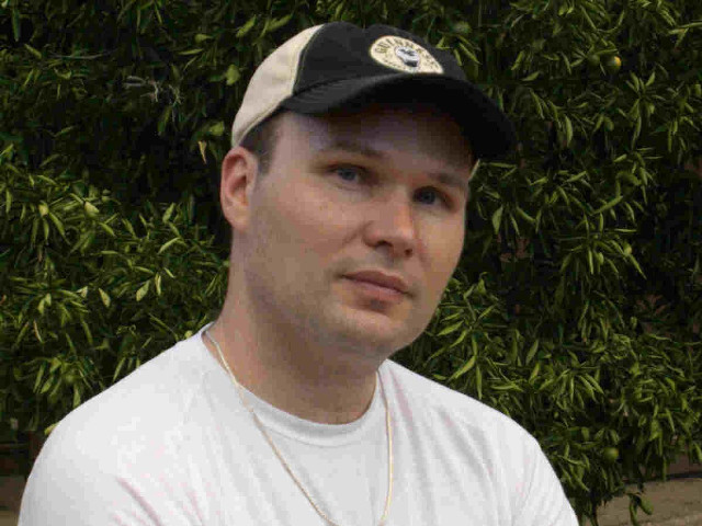 Man baseball cap bush tennis free wallpaper - medium preview image