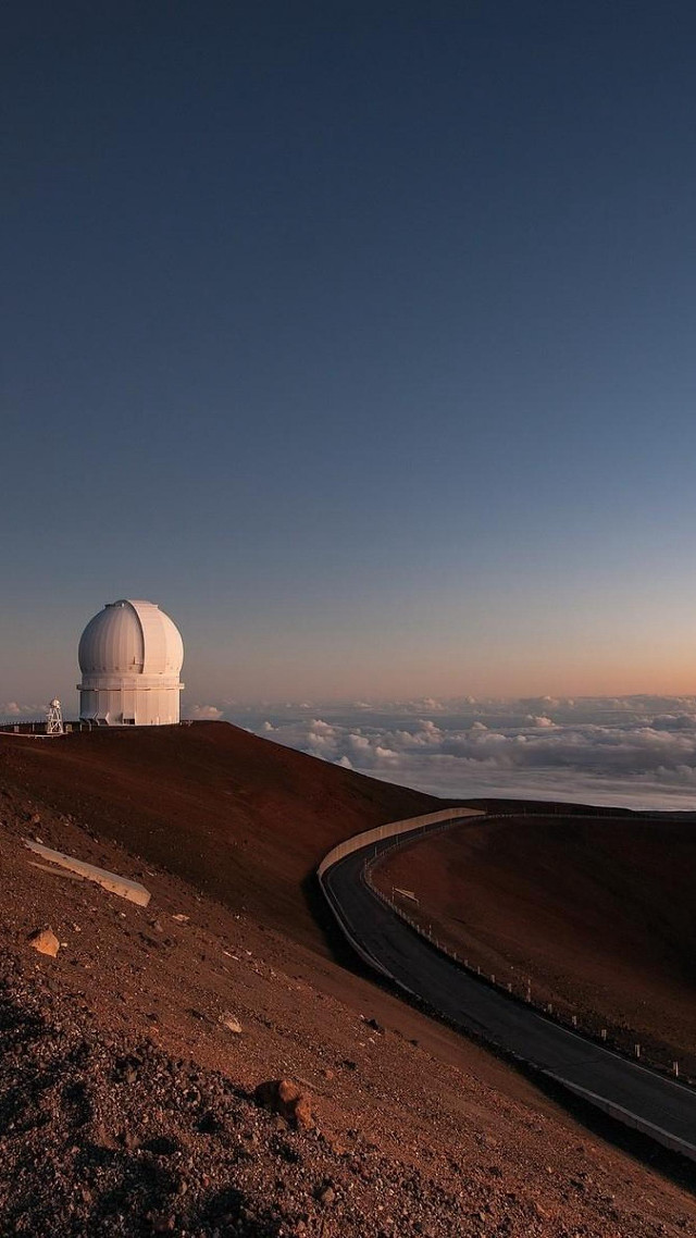 Large white dome hill road free wallpaper - medium preview image
