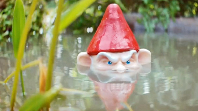 Small red gnome water red free wallpaper - medium preview image