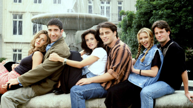 People fountain group photo building free wallpaper - medium preview image