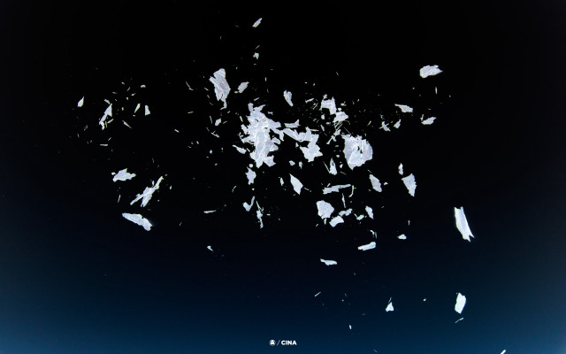 Snowboarder air black white snow free wallpaper - medium preview image