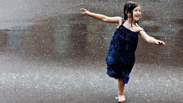 Little girl blue dress playing free wallpaper - medium preview image