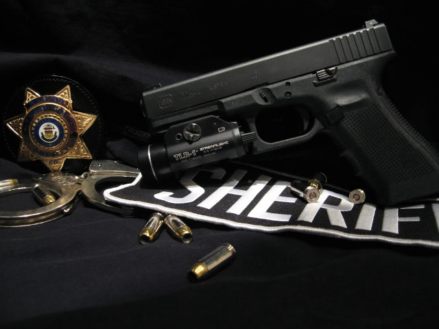 Gun badge scissors sheriff precisionism free wallpaper - medium preview image