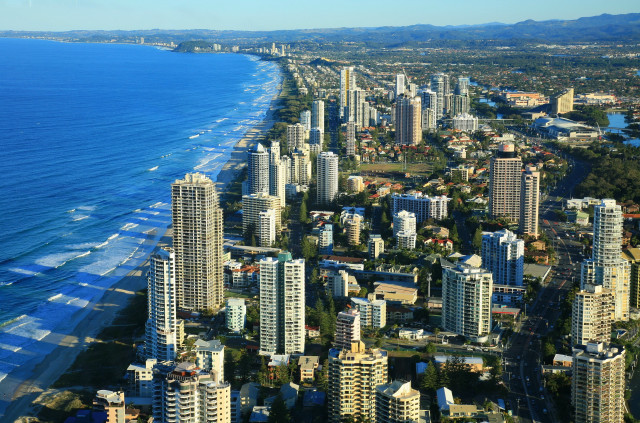 City ocean shoreline tall buildings free wallpaper - medium preview image