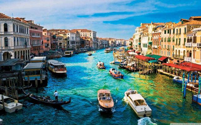 River boats buildings clouds people free wallpaper - medium preview image