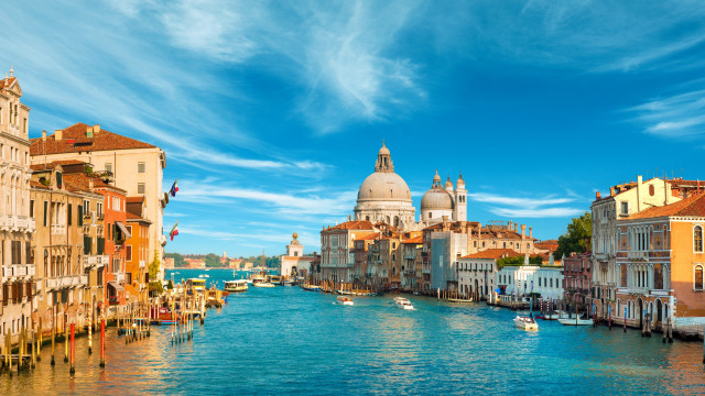 River boats buildings sky clouds free wallpaper - medium preview image