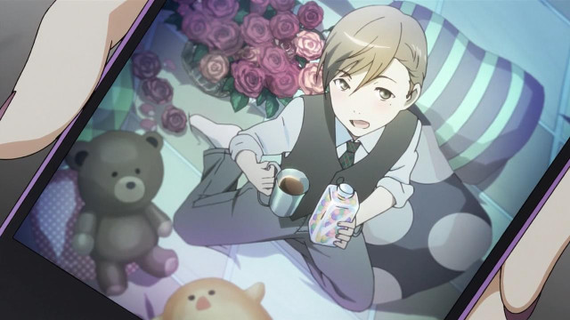 Person holding cellphone picture teddy free wallpaper - medium preview image