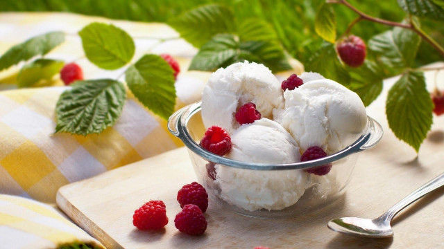 Ice cream raspberries spoon napkin free wallpaper - medium preview image