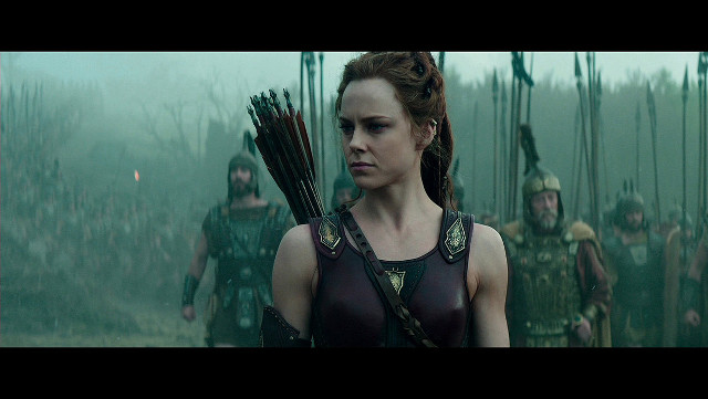 Woman bow arrows huntsmen scene free wallpaper - medium preview image