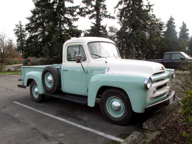 Blue white truck parking lot #2 free wallpaper - medium preview image