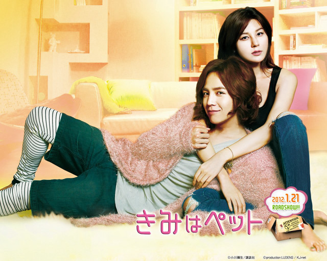 Women couch sitting together white free wallpaper - medium preview image