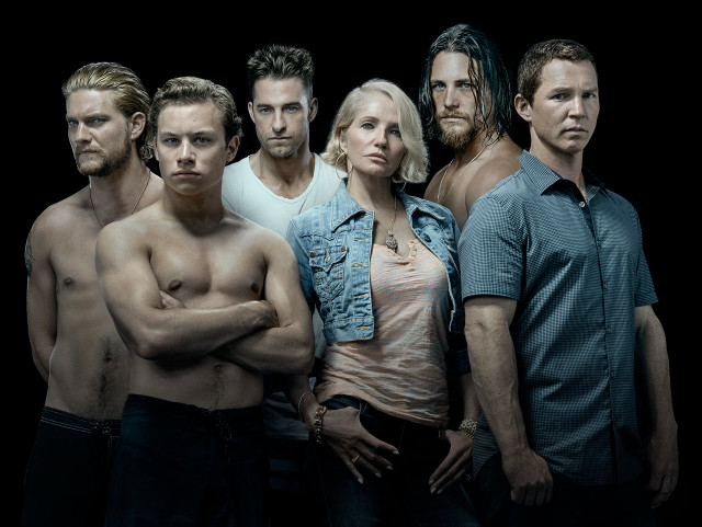 Men group black background woman free wallpaper - medium preview image