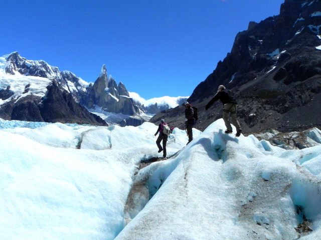 Hiking snowy mountain people background free wallpaper - medium preview image